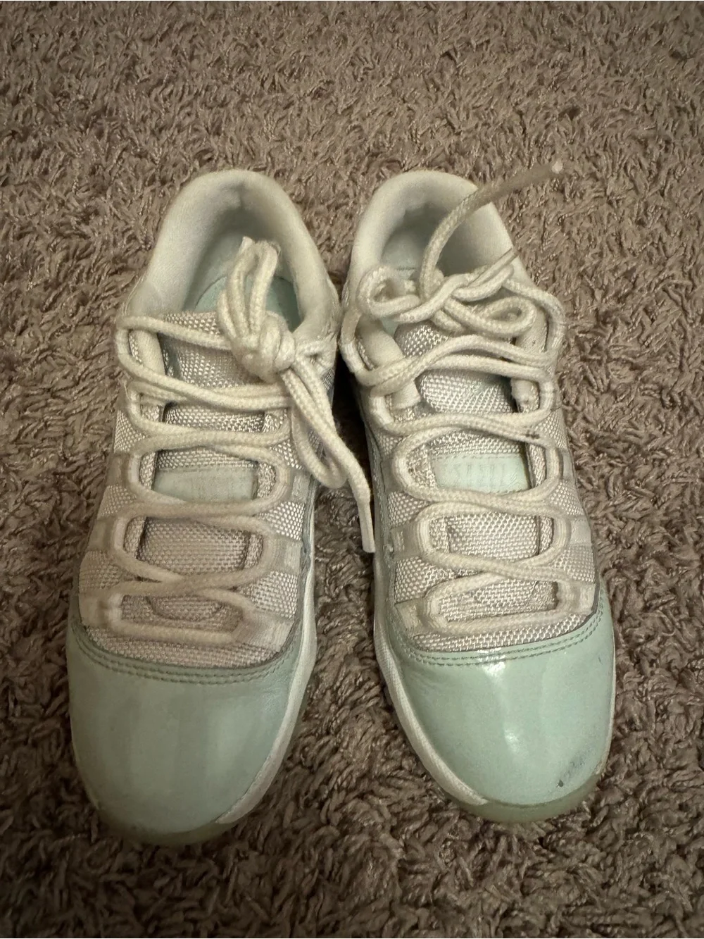 Nike Kids Low-Top Sneakers in Mint and Cream